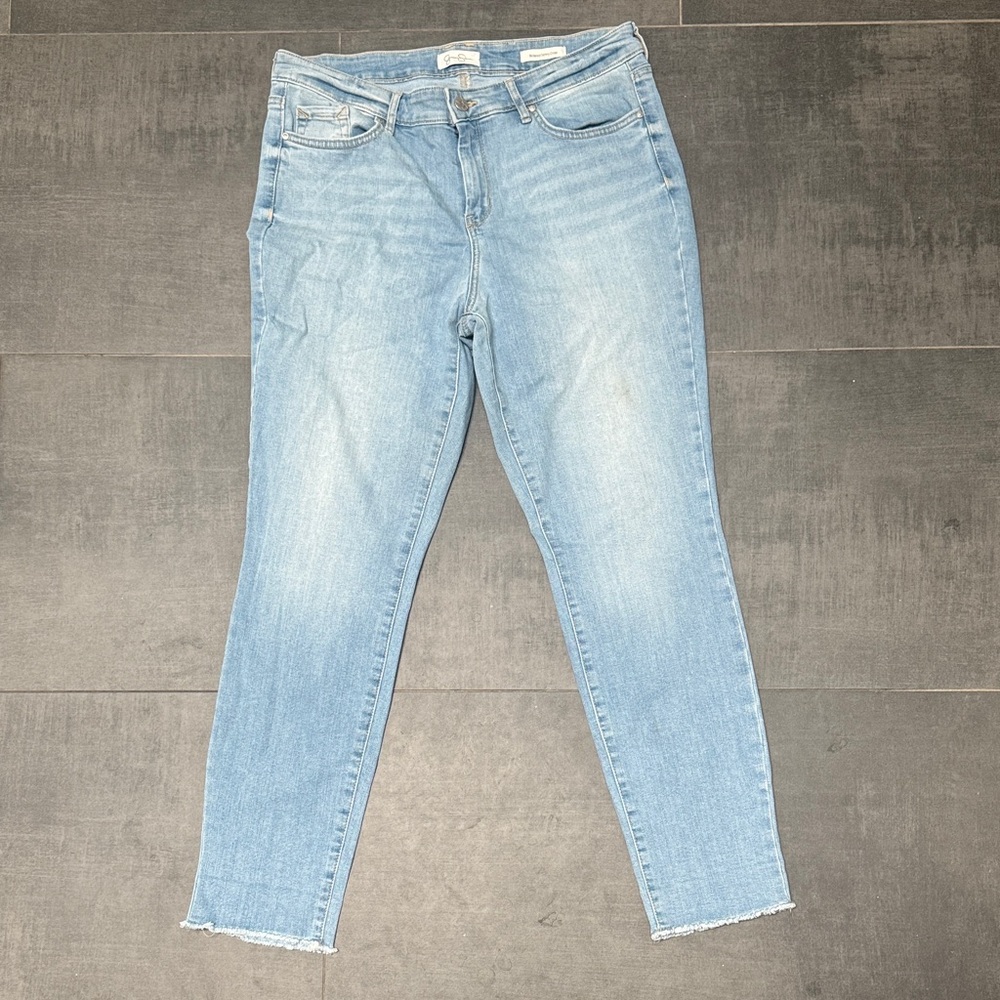 Jessica Simpson Classic Light Blue Ankle Jeans